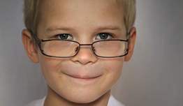 Çocuklarda Hipermetrop (Yakını Görememenin) Belirtileri