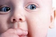 Bebeklere lazerle göz tedavisi uygulanır mı?